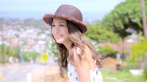 21 西野カナの髪型 前髪まとめ 長さ別にパーマや編み込みなど アレンジ方法も Yotsuba よつば